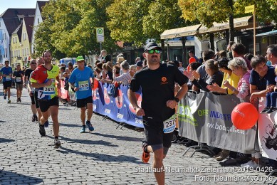 Stadtlauf-Neumarkt-Zieleinlauf-2019-0426