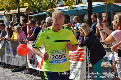 Stadtlauf-Neumarkt-Zieleinlauf-2019-0450