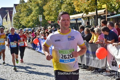 Stadtlauf-Neumarkt-Zieleinlauf-2019-0481
