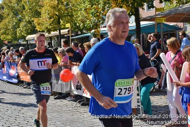 Stadtlauf-Neumarkt-Zieleinlauf-2019-0492