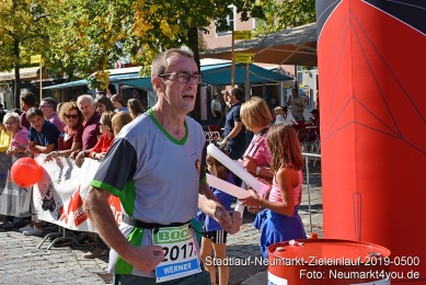 Stadtlauf-Neumarkt-Zieleinlauf-2019-0500