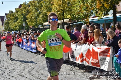 Stadtlauf-Neumarkt-Zieleinlauf-2019-0510