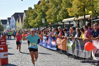 Stadtlauf-Neumarkt-Zieleinlauf-2019-0525