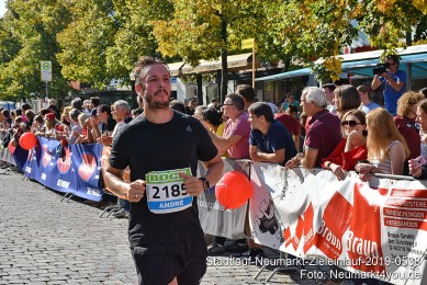 Stadtlauf-Neumarkt-Zieleinlauf-2019-0538