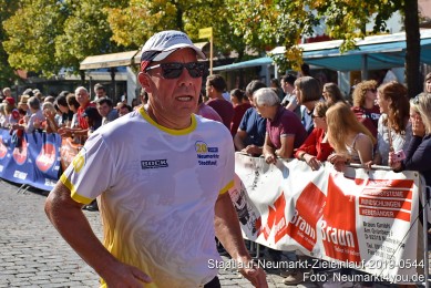 Stadtlauf-Neumarkt-Zieleinlauf-2019-0544