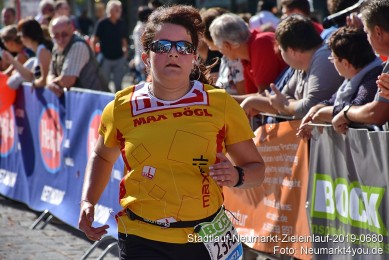 Stadtlauf-Neumarkt-Zieleinlauf-2019-0680