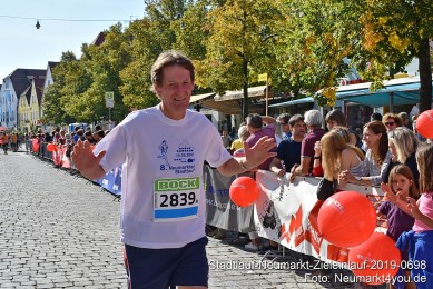 Stadtlauf-Neumarkt-Zieleinlauf-2019-0698