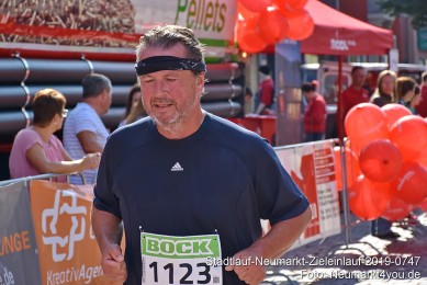 Stadtlauf-Neumarkt-Zieleinlauf-2019-0747