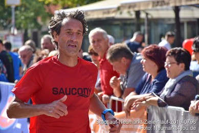 Stadtlauf-Neumarkt-Zieleinlauf-2019-0796