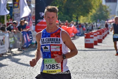 Stadtlauf-Neumarkt-Zieleinlauf-2019-0807