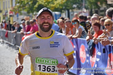 Stadtlauf-Neumarkt-Zieleinlauf-2019-0823