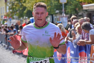 Stadtlauf-Neumarkt-Zieleinlauf-2019-0880