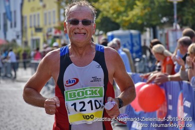 Stadtlauf-Neumarkt-Zieleinlauf-2019-0893