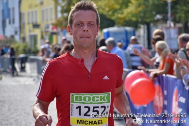 Stadtlauf-Neumarkt-Zieleinlauf-2019-0895