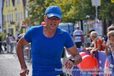 Stadtlauf-Neumarkt-Zieleinlauf-2019-0896