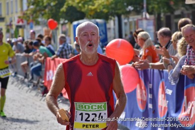 Stadtlauf-Neumarkt-Zieleinlauf-2019-0907