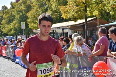 Stadtlauf-Neumarkt-Zieleinlauf-2019-0944