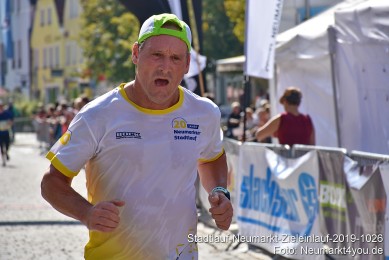 Stadtlauf-Neumarkt-Zieleinlauf-2019-1026