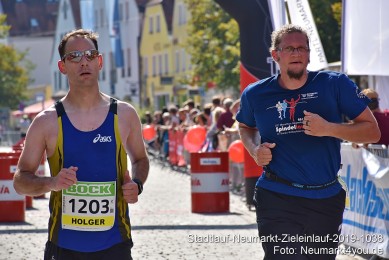 Stadtlauf-Neumarkt-Zieleinlauf-2019-1038