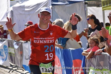 Stadtlauf-Neumarkt-Zieleinlauf-2019-1042