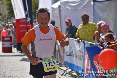 Stadtlauf-Neumarkt-Zieleinlauf-2019-1077