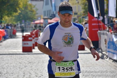 Stadtlauf-Neumarkt-Zieleinlauf-2019-1093