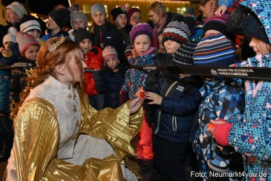 Weihnachtsmarkt-Neumarkt-2019-0013