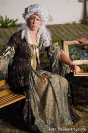 Die-eingebildete-Kranke-Schloss-Spiele-Neumarkt-2025-0064