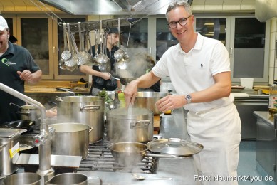 Ehrenschmankerlkoch-Philipp-Dehn-111021-0006