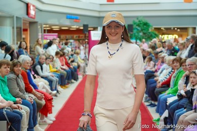 Modenschau-NeuerMarkt-Fruehling-2025-0010