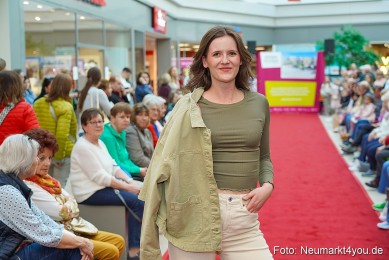 Modenschau-NeuerMarkt-Fruehling-2025-0020