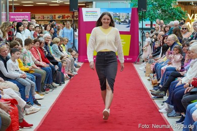 Modenschau-NeuerMarkt-Fruehling-2025-0021