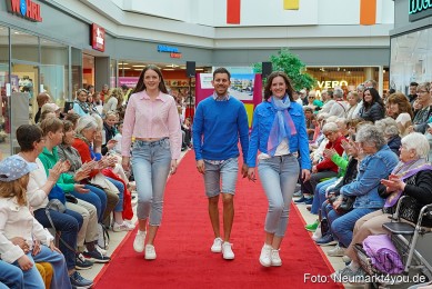 Modenschau-NeuerMarkt-Fruehling-2025-0052