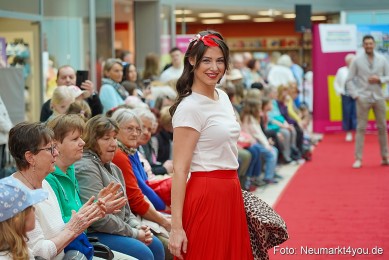 Modenschau-NeuerMarkt-Fruehling-2025-0058