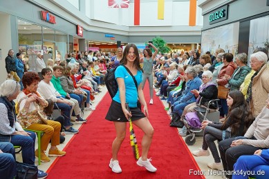 Modenschau-NeuerMarkt-Fruehling-2025-0064