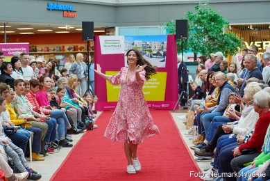 Modenschau-NeuerMarkt-Fruehling-2025-0075