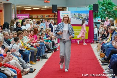 Modenschau-NeuerMarkt-Fruehling-2025-0076