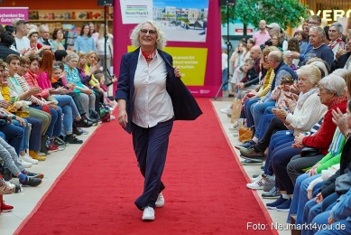 Modenschau-NeuerMarkt-Fruehling-2025-0078