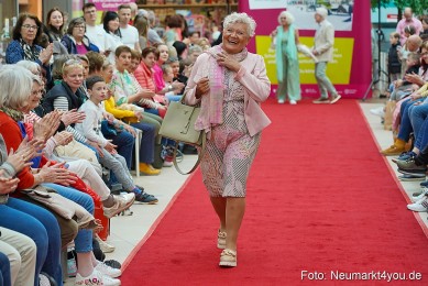 Modenschau-NeuerMarkt-Fruehling-2025-0089