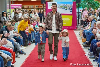 Modenschau-NeuerMarkt-Fruehling-2025-0092