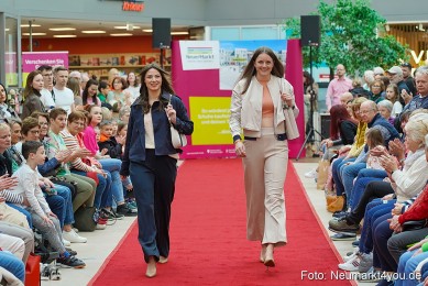 Modenschau-NeuerMarkt-Fruehling-2025-0093