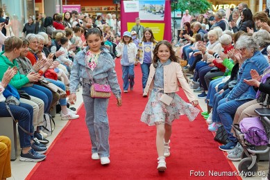 Modenschau-NeuerMarkt-Fruehling-2025-0099