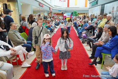 Modenschau-NeuerMarkt-Fruehling-2025-0100