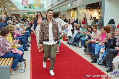 Modenschau-NeuerMarkt-Fruehling-2025-0102