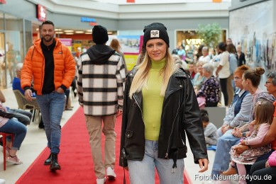 Herbst-Modenschau-Neuer-Markt-2023-0003
