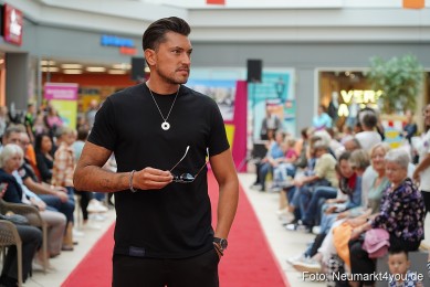 Herbst-Modenschau-Neuer-Markt-2023-0015