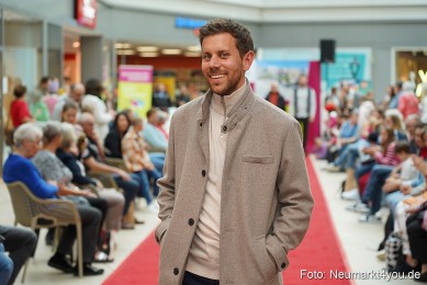 Herbst-Modenschau-Neuer-Markt-2023-0069