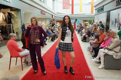 Herbst-Modenschau-Neuer-Markt-2023-0110