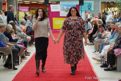 Herbst-Modenschau-Neuer-Markt-2023-0112