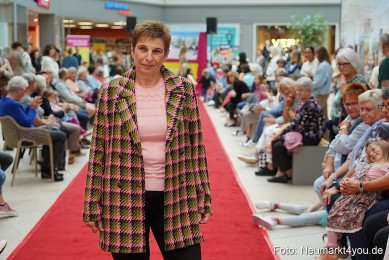 Herbst-Modenschau-Neuer-Markt-2023-0116